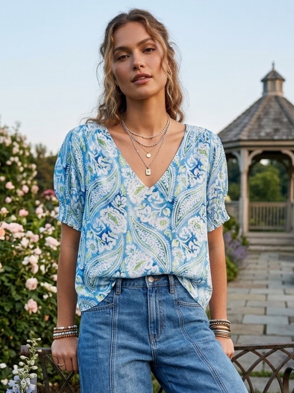 Christian Siriano Blue Paisley Floral V-Neck Short Sleeve Top